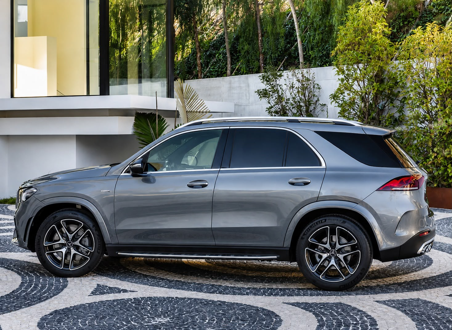 Mercedes-Benz GLE 53 AMG 4Matic 2021 cinza vista lateral